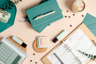 How to stop living a salary to pay